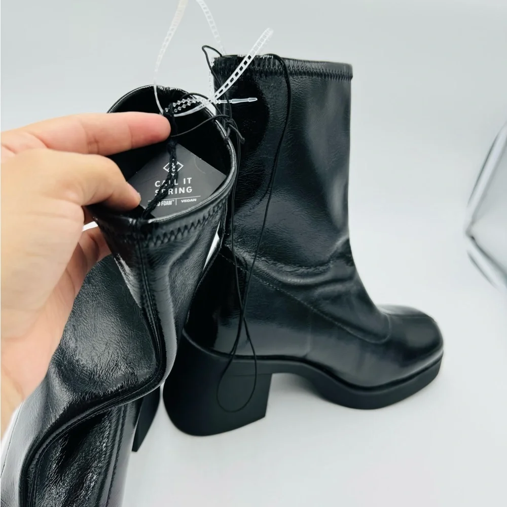 NEWCall It Spring Shauna Crinkle Black Patent Faux Leather Lugged Platform Boots